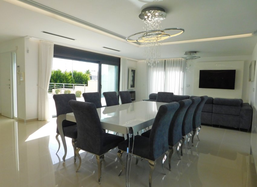 Revente - Détaché / Villa -
San Miguel de Salinas