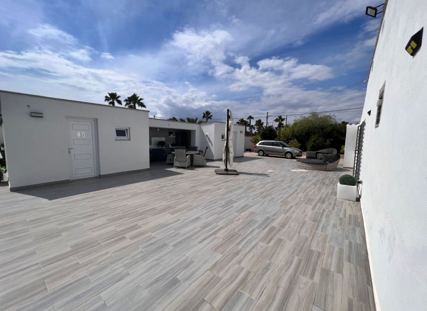 Revente - Finca   -
Elche - La Marina