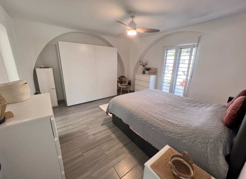 Revente - Finca   -
Elche - La Marina