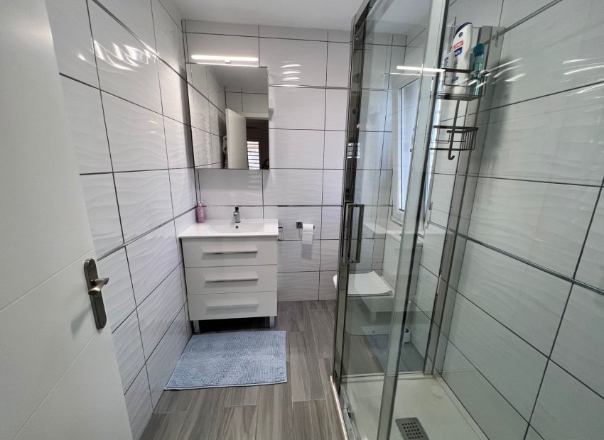 Revente - Finca   -
Elche - La Marina