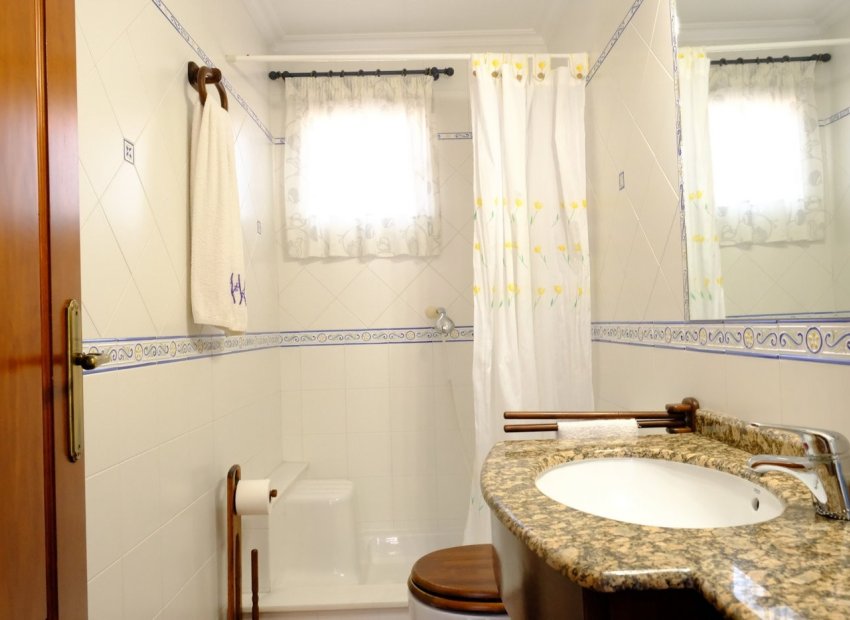 Revente - Finca   -
Orihuela