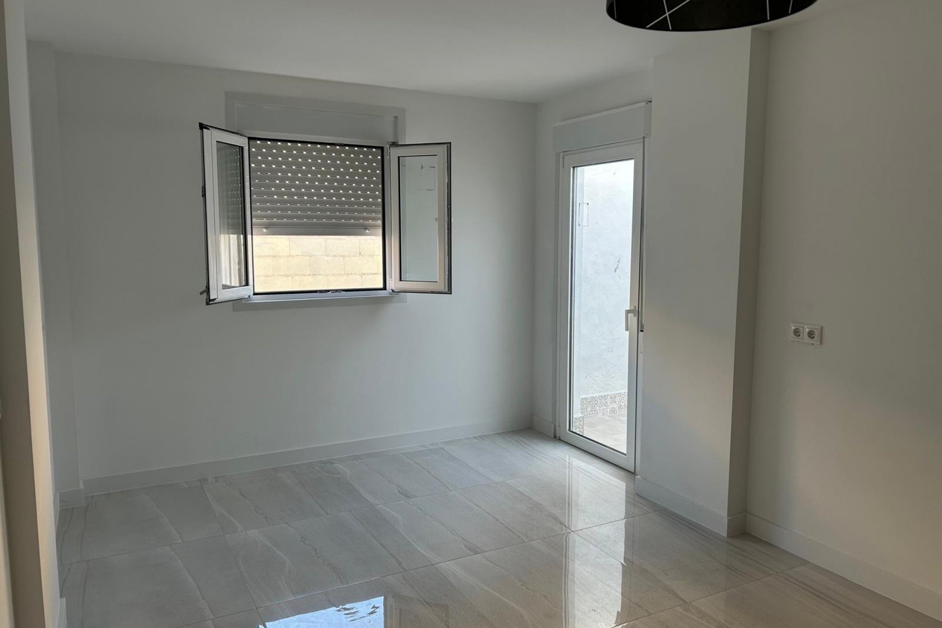 Revente - Mitoyenne -
Benejúzar