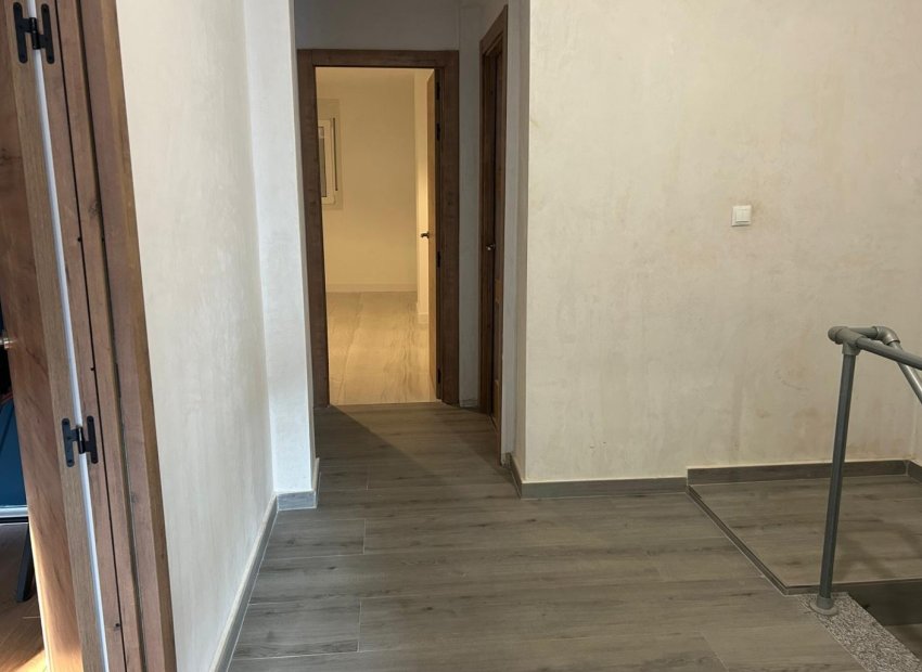 Revente - Mitoyenne -
Benejúzar