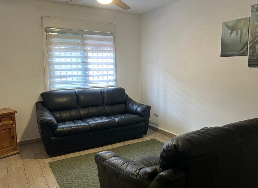 Revente - Mitoyenne -
Benejúzar