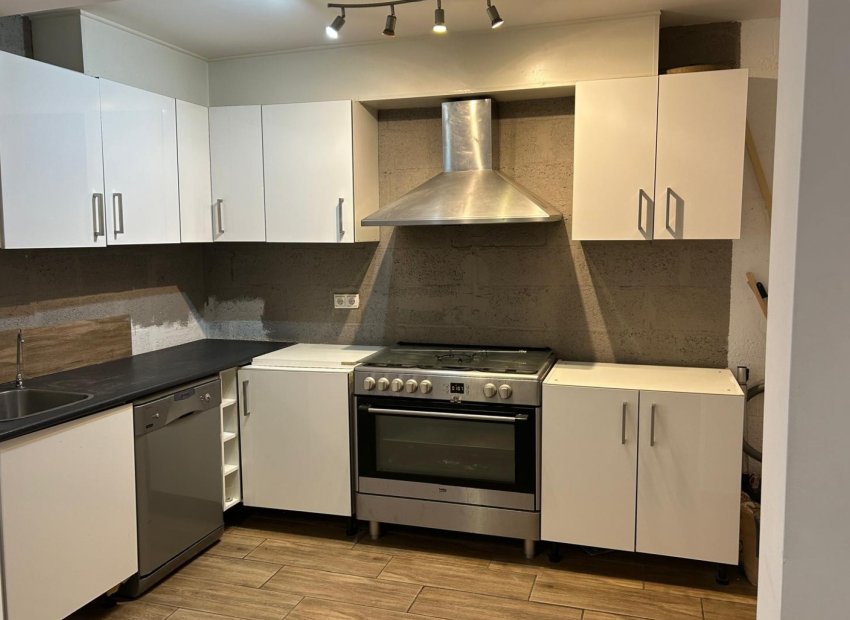 Revente - Mitoyenne -
Benejúzar