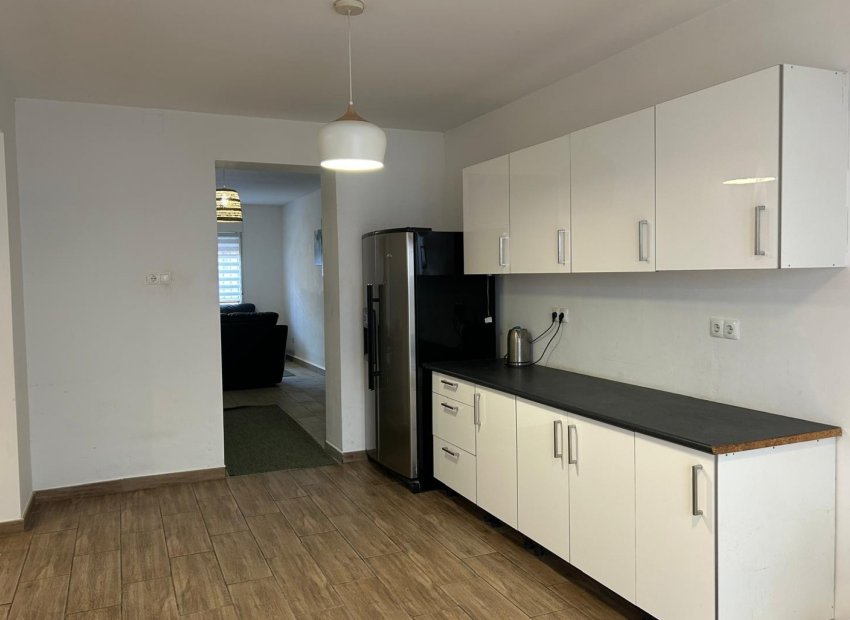 Revente - Mitoyenne -
Benejúzar