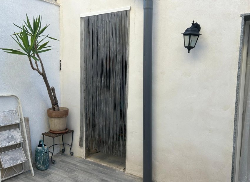 Revente - Mitoyenne -
Benejúzar