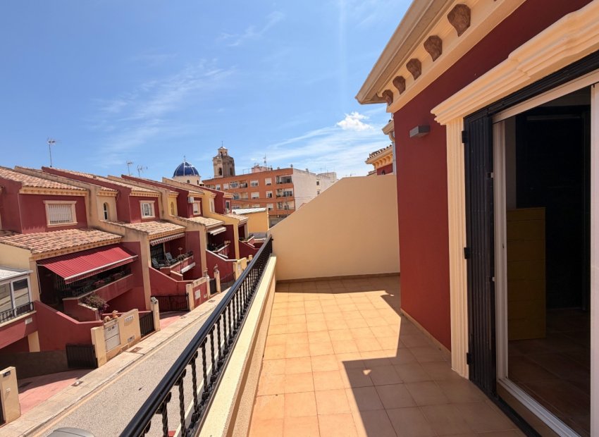 Revente - Mitoyenne -
Catral - pueblo