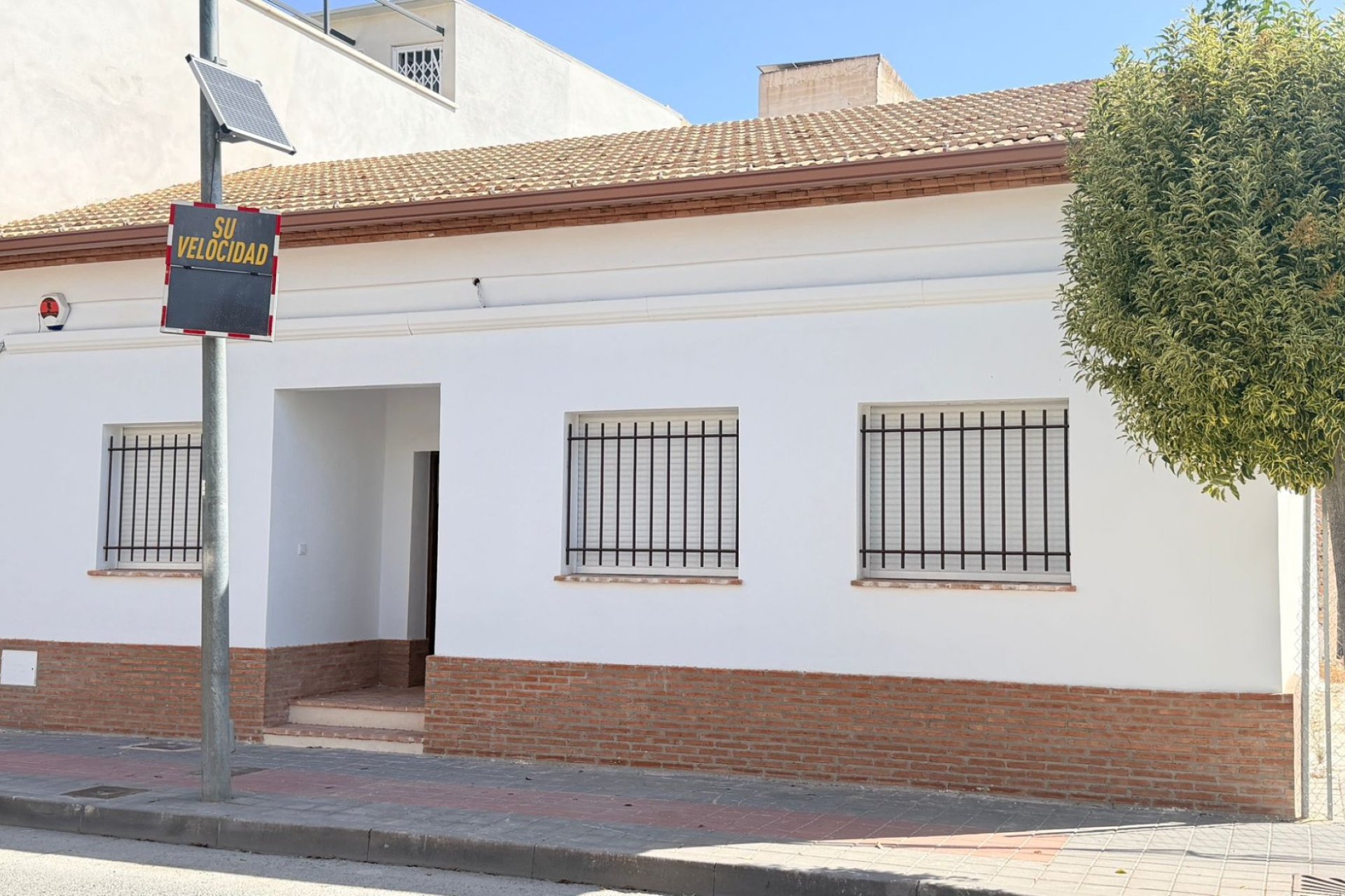 Revente - Mitoyenne -
Catral