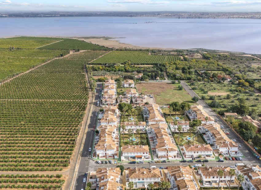 Revente - Mitoyenne -
Torrevieja - Lago Jardin