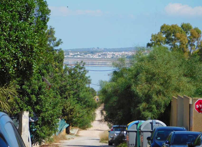 Revente - Mitoyenne -
Torrevieja - Lago Jardin