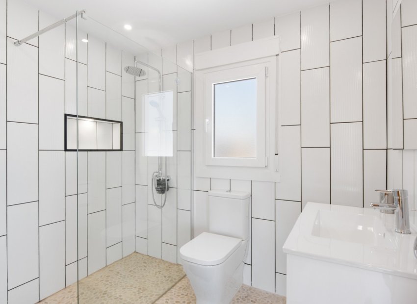 Revente - Propriété à la campagne -
Catral