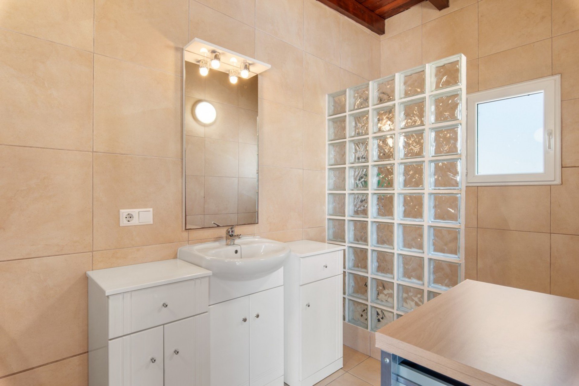 Revente - Propriété à la campagne -
Catral