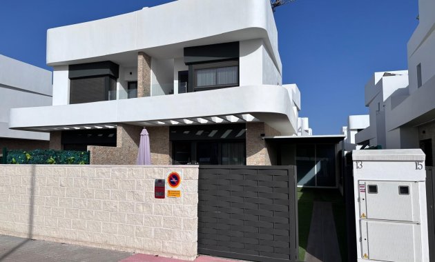 Semi - Detached Villa - Resale - Los Montesinos -
                La Herada