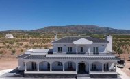 Villa - Nouvelle construction -
            Pinoso - RG-28764