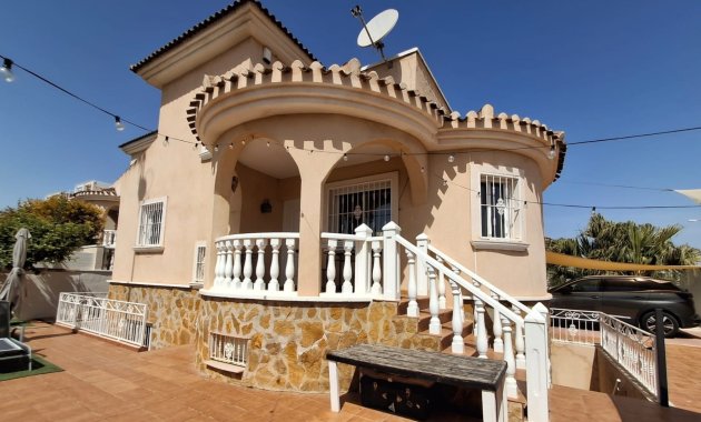 Vrijstaande woning / Villa - Herverkoop - Ciudad Quesada - Rojales - Doña Pepa