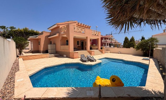 Vrijstaande woning / Villa - Herverkoop - Ciudad Quesada - Rojales -
                Urbanización Ciudad Quesada