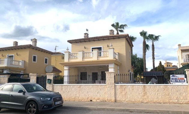 Vrijstaande woning / Villa - Herverkoop - Guardamar del Segura - El Raso