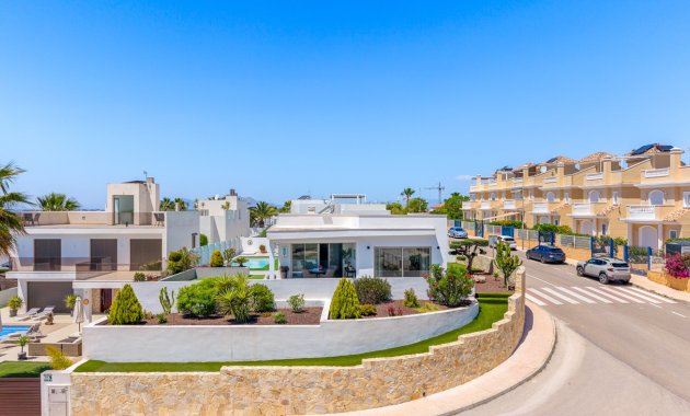 Vrijstaande woning / Villa - Herverkoop - La Marina -
                La Marina