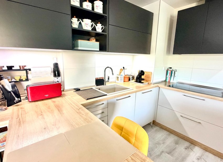 Wiederverkauf - Apartment -
Orihuela Costa - La Zenia