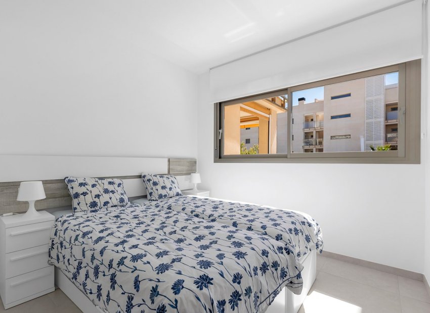 Wiederverkauf - Apartment -
Orihuela Costa - Villamartín