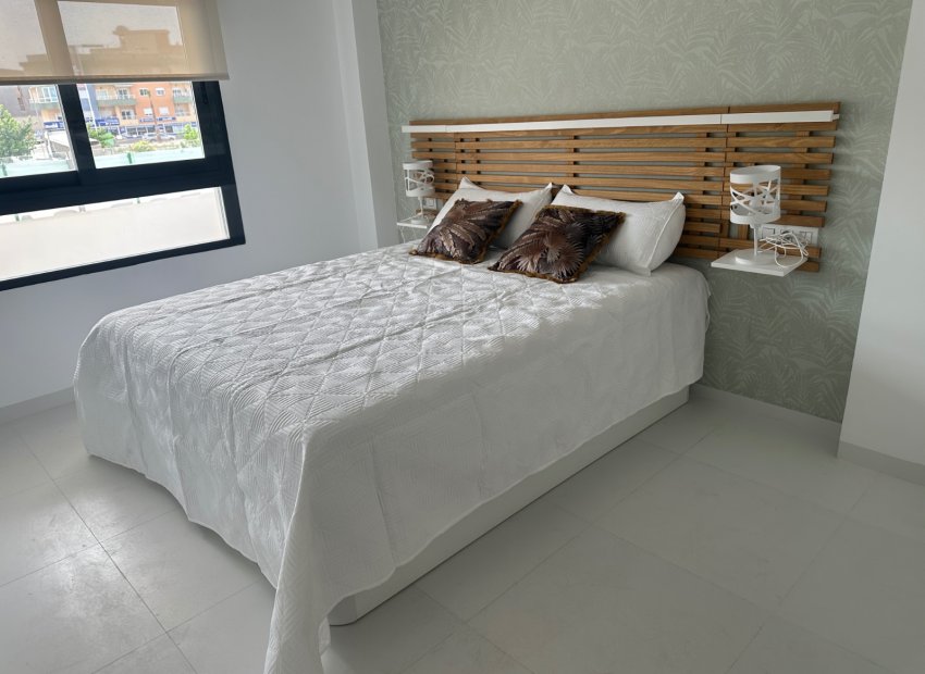 Wiederverkauf - Apartment -
San Miguel de Salinas