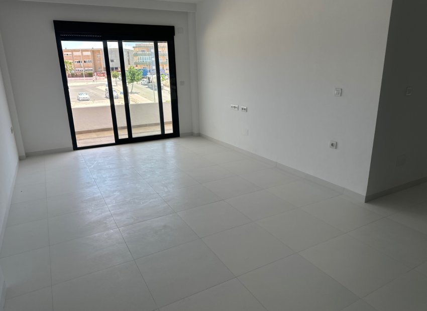 Wiederverkauf - Apartment -
San Miguel de Salinas