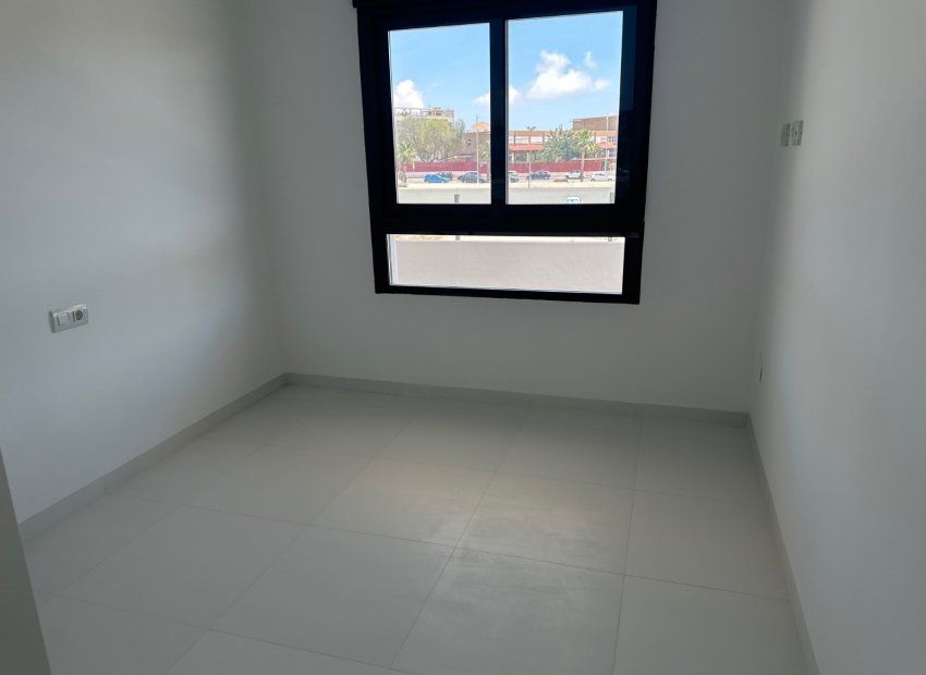 Wiederverkauf - Apartment -
San Miguel de Salinas