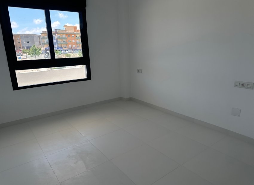 Wiederverkauf - Apartment -
San Miguel de Salinas