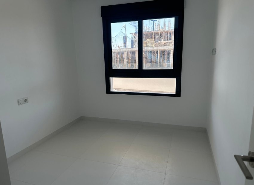 Wiederverkauf - Apartment -
San Miguel de Salinas