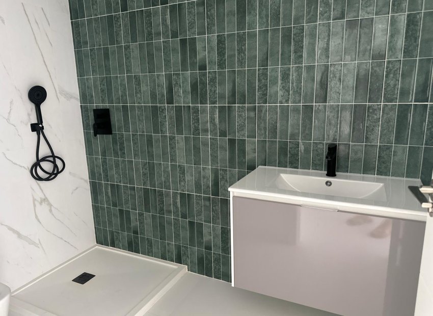 Wiederverkauf - Apartment -
San Miguel de Salinas