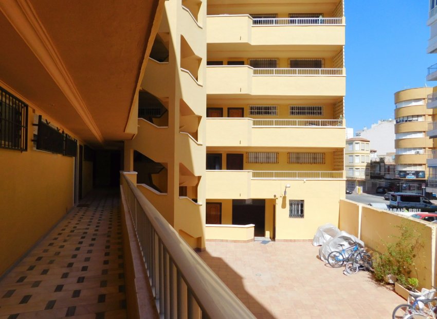 Wiederverkauf - Apartment -
Torrevieja