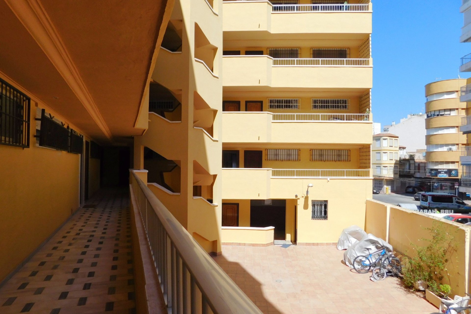 Wiederverkauf - Apartment -
Torrevieja