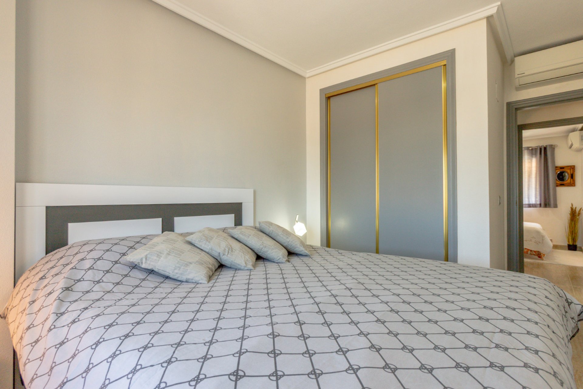 Wiederverkauf - Bungalow -
Orihuela Costa - Villamartín