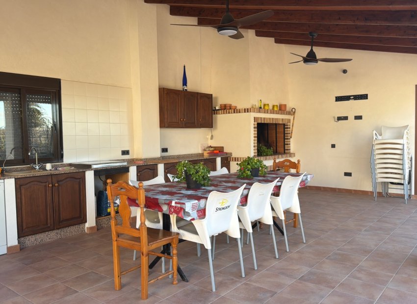 Wiederverkauf - Doppelhaushälfte -
Dolores