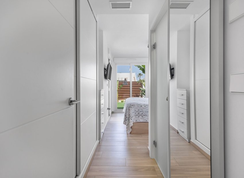 Wiederverkauf - Doppelhaushälfte -
Orihuela - Entre Naranjos - Vistabella