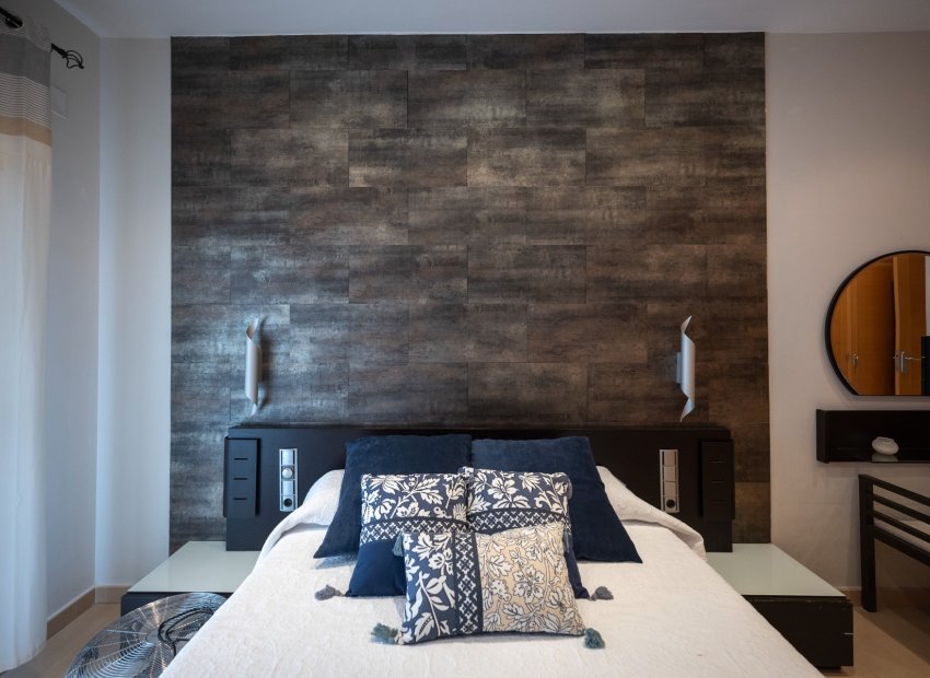 Wiederverkauf - Freistehend / Villa -
Avileses