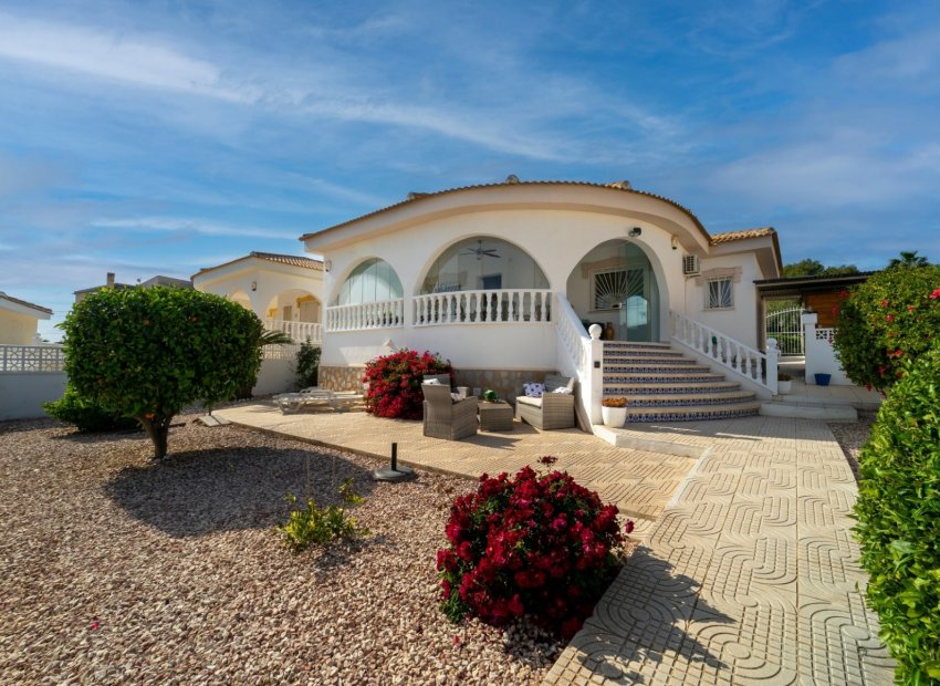 Wiederverkauf - Freistehend / Villa -
Benijofar - Monte Azul