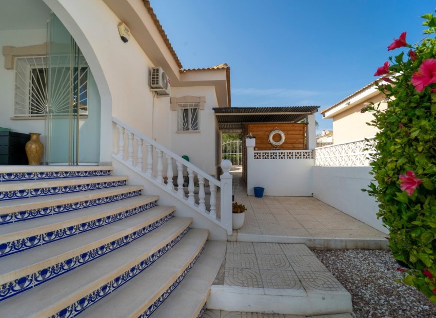 Wiederverkauf - Freistehend / Villa -
Benijofar - Monte Azul