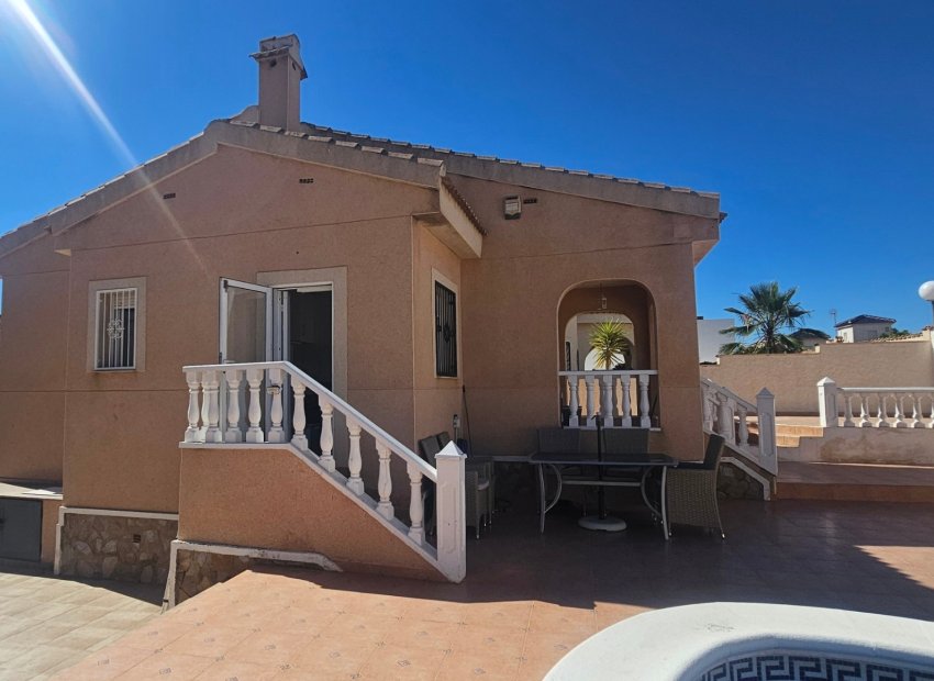 Wiederverkauf - Freistehend / Villa -
Ciudad Quesada - Rojales - Benimar