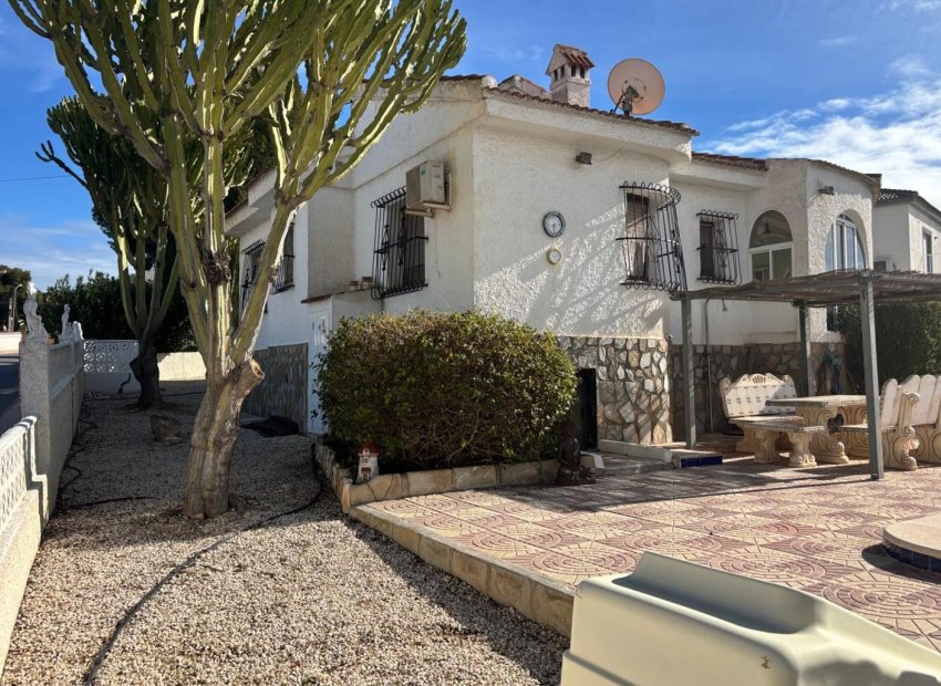 Wiederverkauf - Freistehend / Villa -
Ciudad Quesada - Rojales - CENTRO