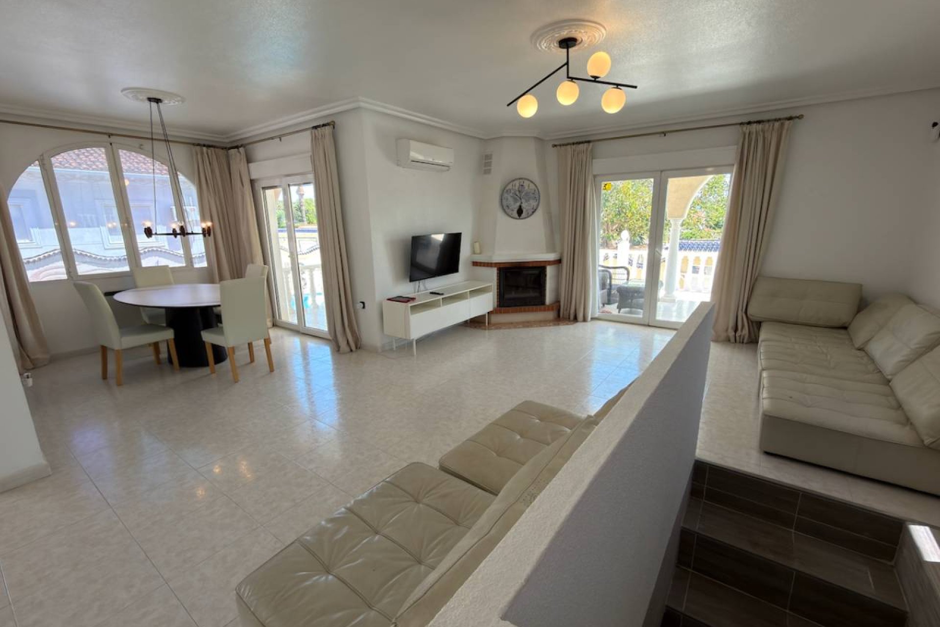Wiederverkauf - Freistehend / Villa -
Ciudad Quesada - Rojales - Ciudad Quesada