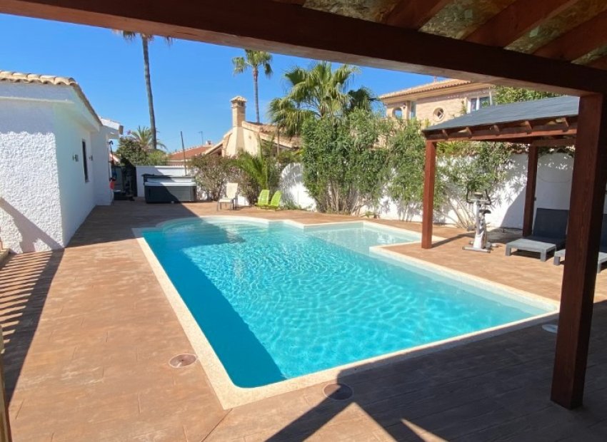 Wiederverkauf - Freistehend / Villa -
Ciudad Quesada - Rojales - Ciudad Quesada