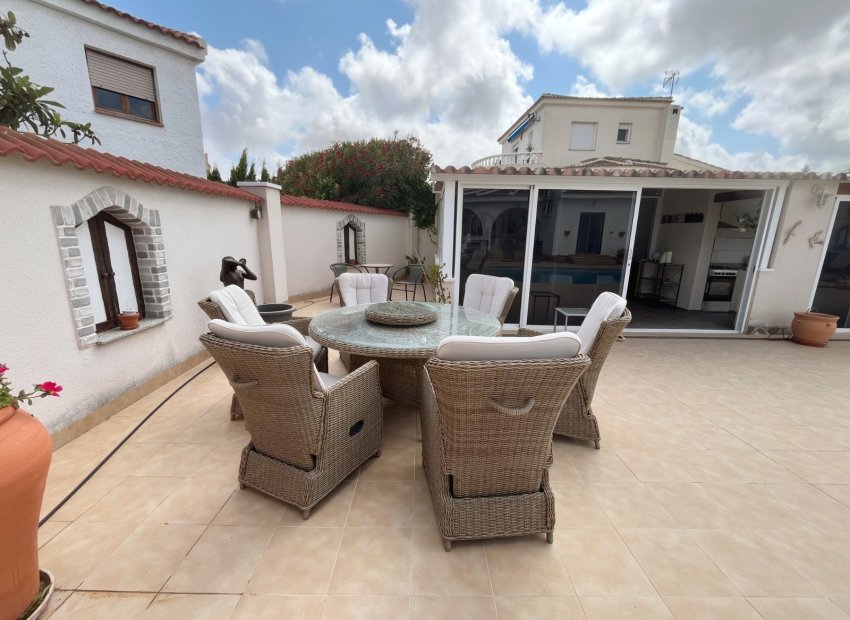 Wiederverkauf - Freistehend / Villa -
Ciudad Quesada - Rojales - La Marquesa Golf