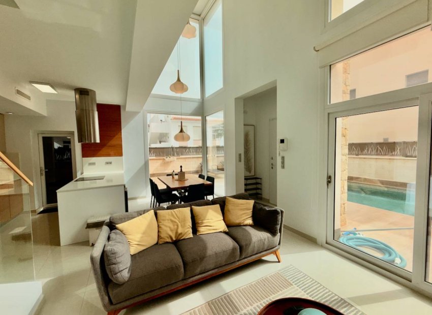 Wiederverkauf - Freistehend / Villa -
Ciudad Quesada - Rojales - Pueblo Bravo