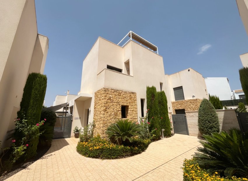 Wiederverkauf - Freistehend / Villa -
Ciudad Quesada - Rojales - Pueblo Bravo