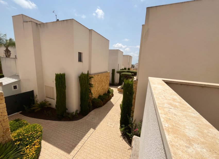 Wiederverkauf - Freistehend / Villa -
Ciudad Quesada - Rojales - Pueblo Bravo