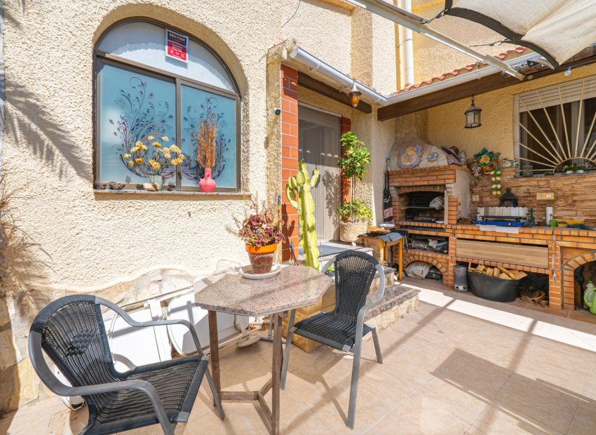 Wiederverkauf - Freistehend / Villa -
Ciudad Quesada - Rojales - Rojales