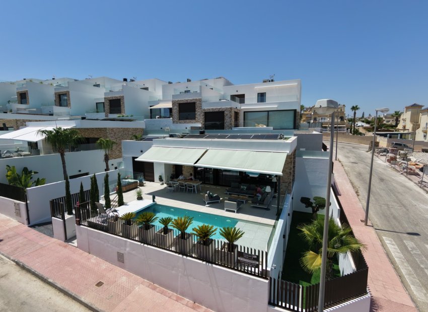 Wiederverkauf - Freistehend / Villa -
Ciudad Quesada - Rojales - Rojales