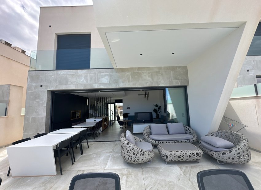 Wiederverkauf - Freistehend / Villa -
Ciudad Quesada - Rojales - Rojales